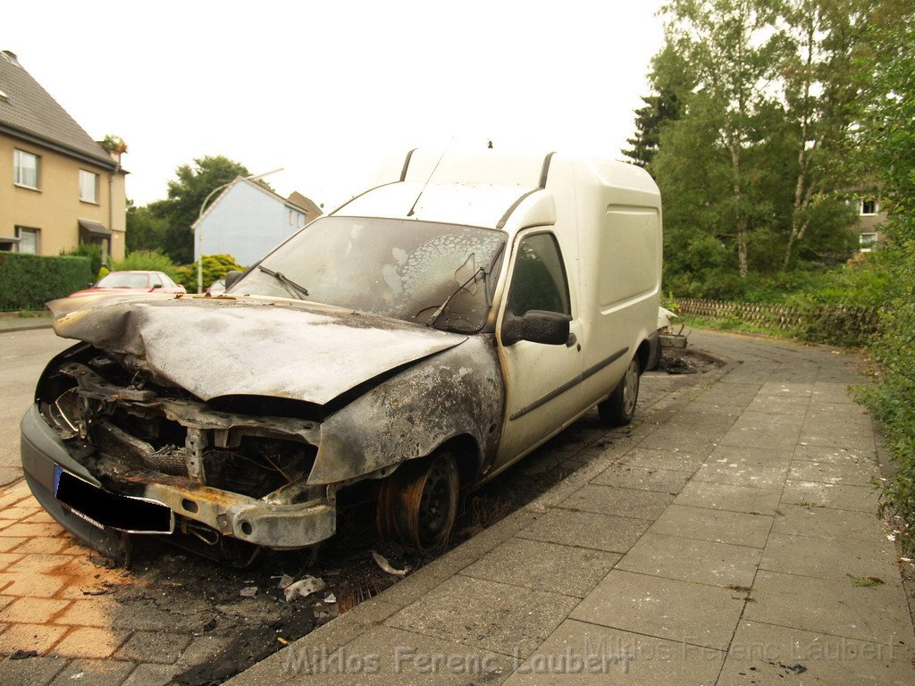 Feuer PKWs Koeln Buchheim Stegwiese P126.JPG